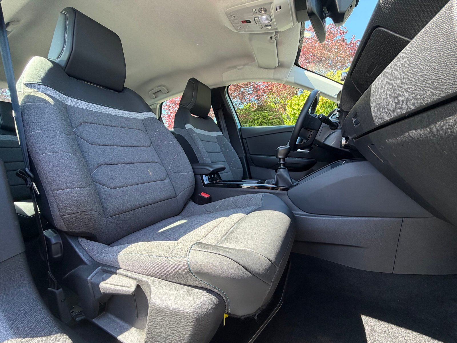 CITROEN C4 III 1.2 PURETECH 130 S&S FEEL PACK BVM6 Caractéristiques CITROEN C4 III 1.2 PURETECH 130 S&S FEEL PACK BVM6