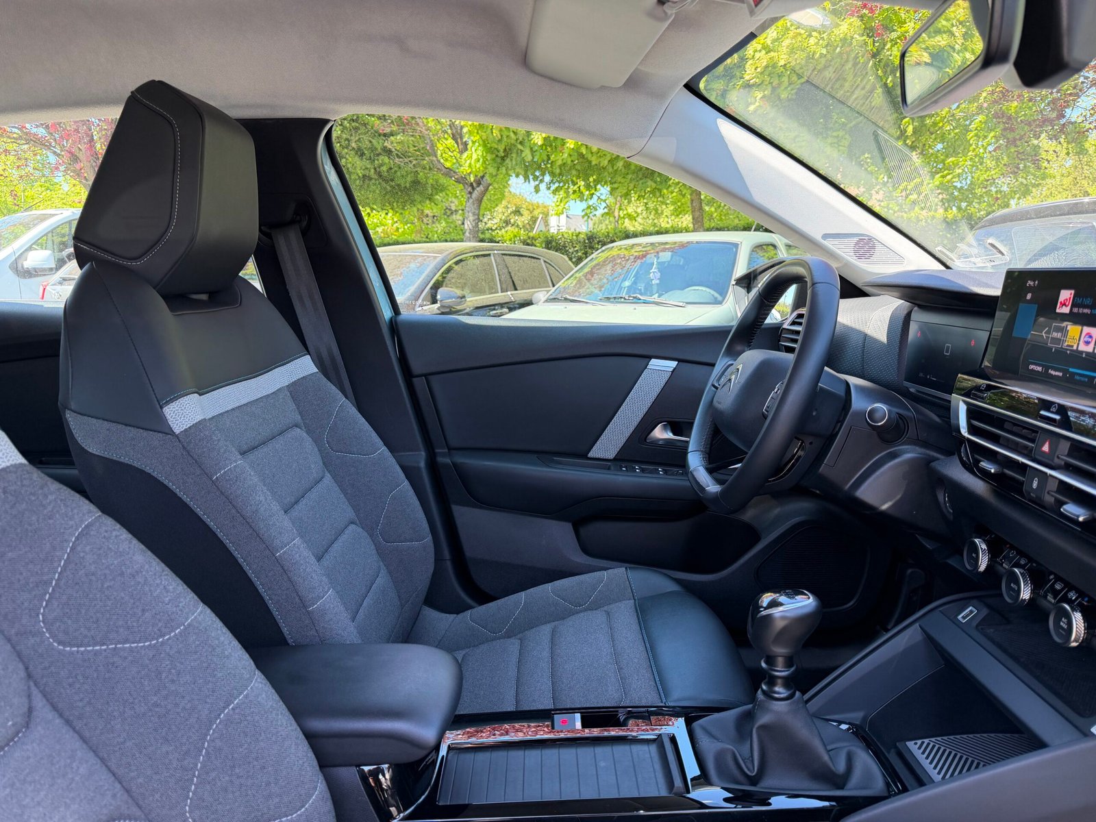 CITROEN C4 III 1.2 PURETECH 130 S&S FEEL PACK BVM6 Caractéristiques CITROEN C4 III 1.2 PURETECH 130 S&S FEEL PACK BVM6