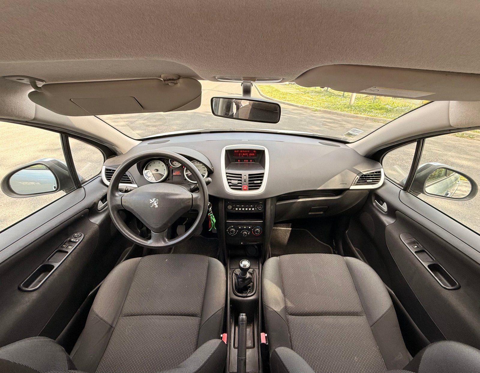 PEUGEOT 207 5 portes 1.4 e 73 cv