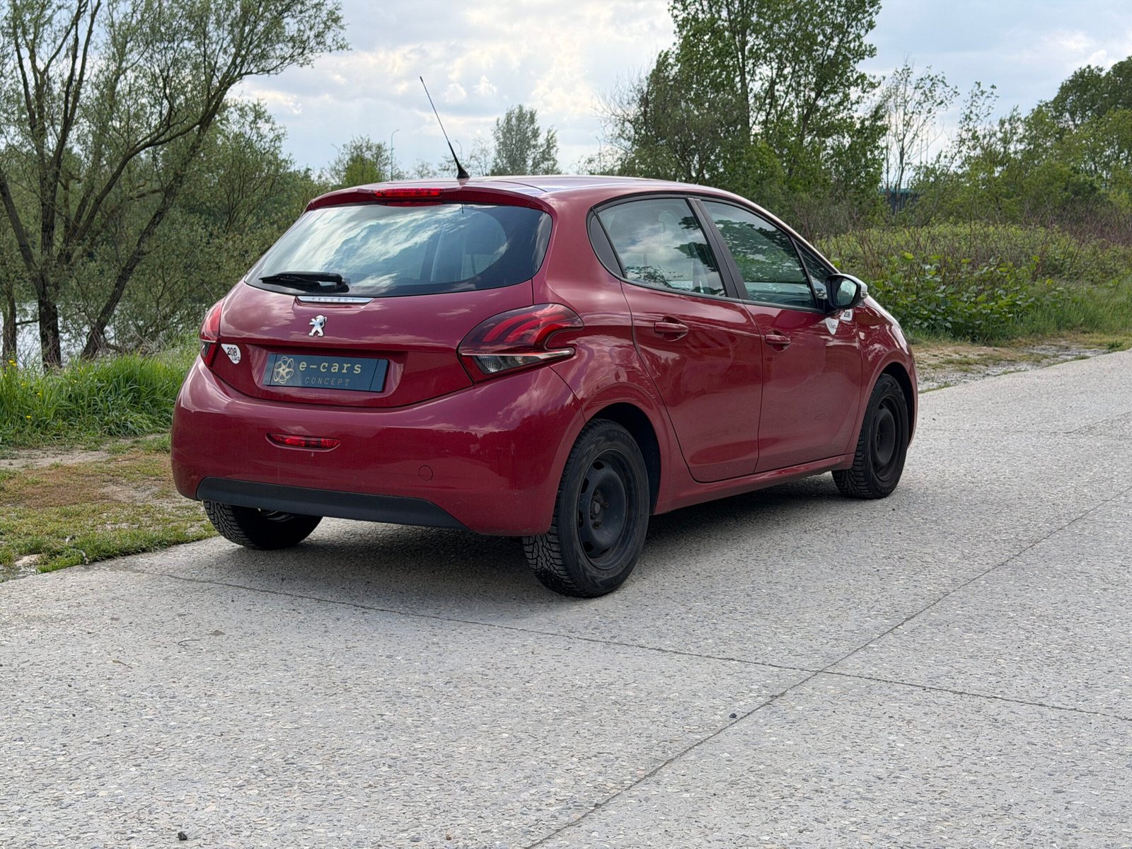 PEUGEOT 208 1.2 VTI 68ch Like Édition