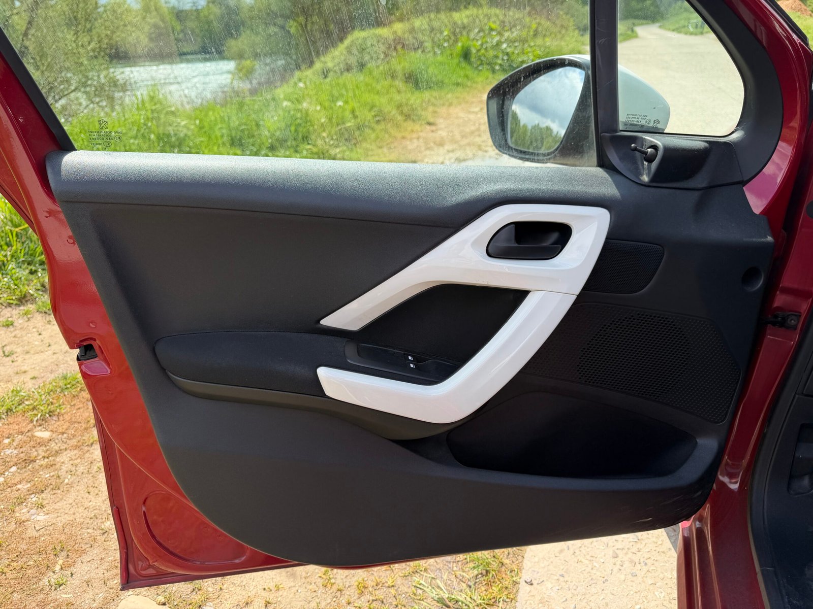 PEUGEOT 208 1.2 VTI 68ch Like Édition