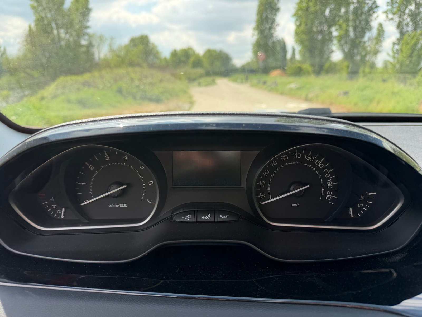 PEUGEOT 208 1.2 VTI 68ch Like Édition