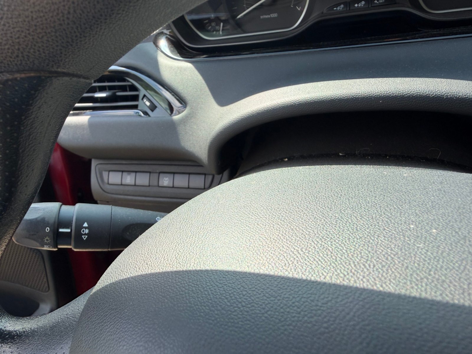 PEUGEOT 208 1.2 VTI 68ch Like Édition