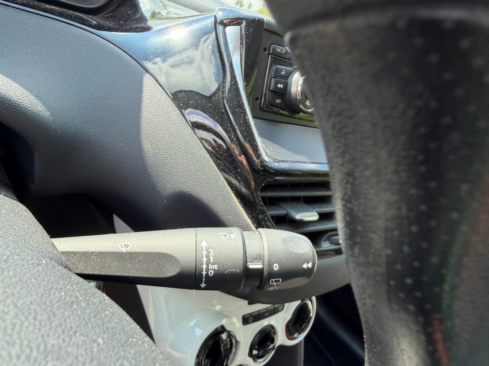 PEUGEOT 208 1.2 VTI 68ch Like Édition