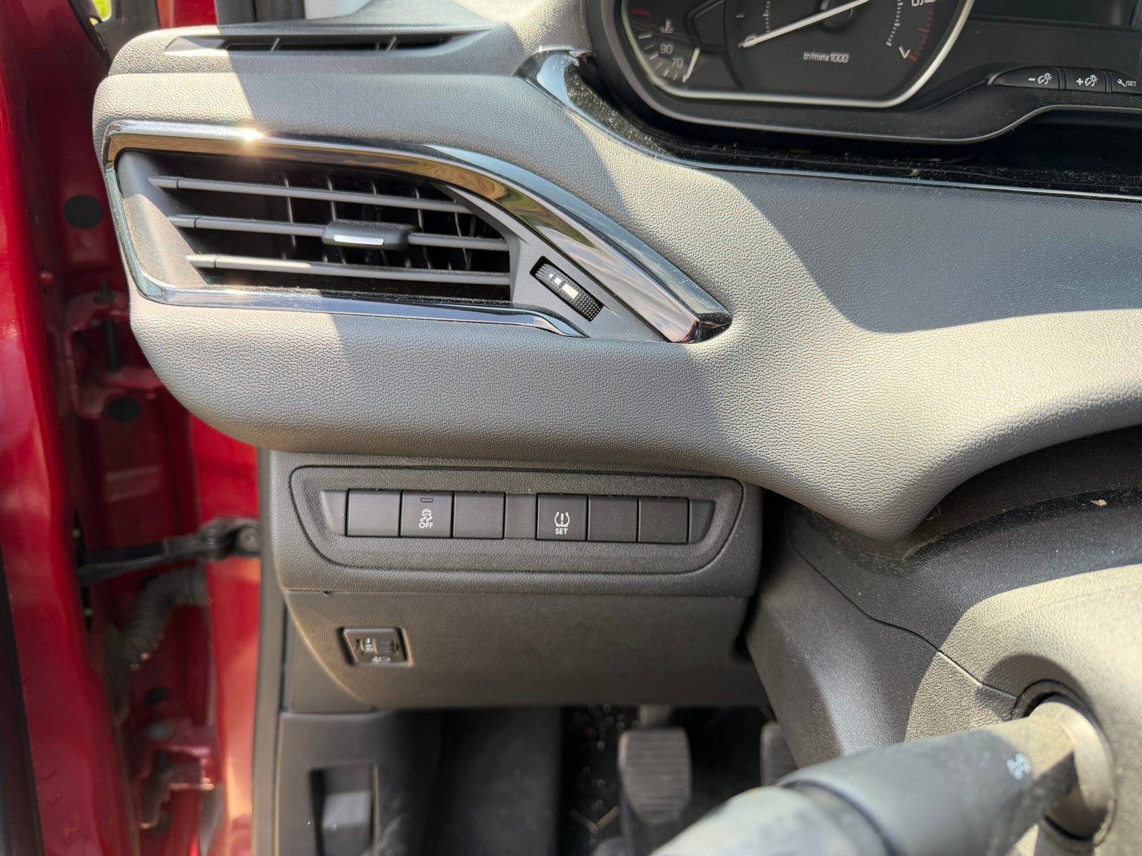 PEUGEOT 208 1.2 VTI 68ch Like Édition