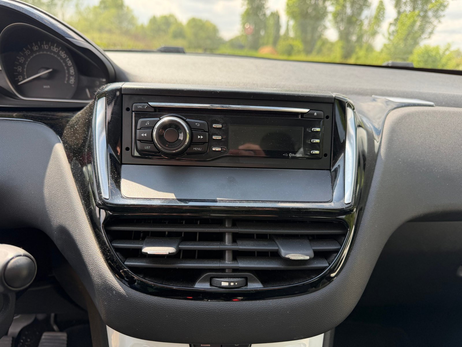 PEUGEOT 208 1.2 VTI 68ch Like Édition