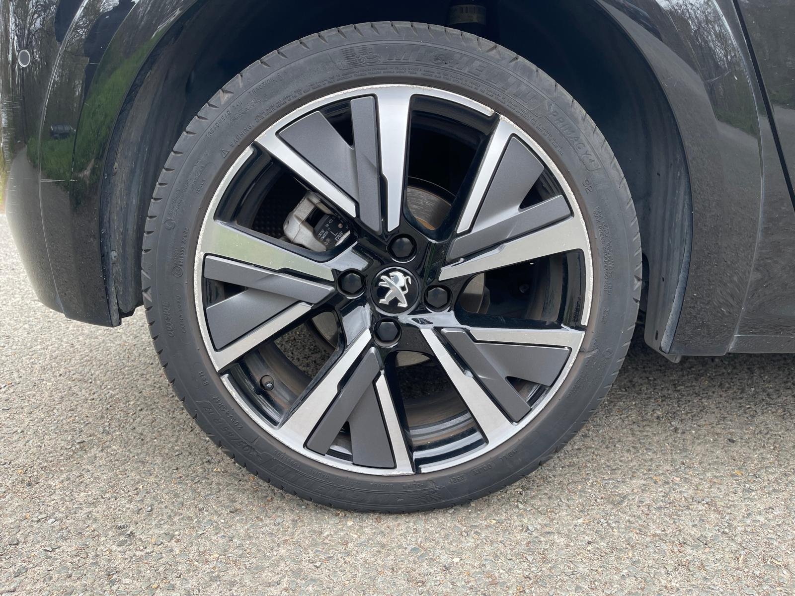 PEUGEOT 208 II 5 Portes 1.2 PureTech 12V EAT8 S&S 100 GT