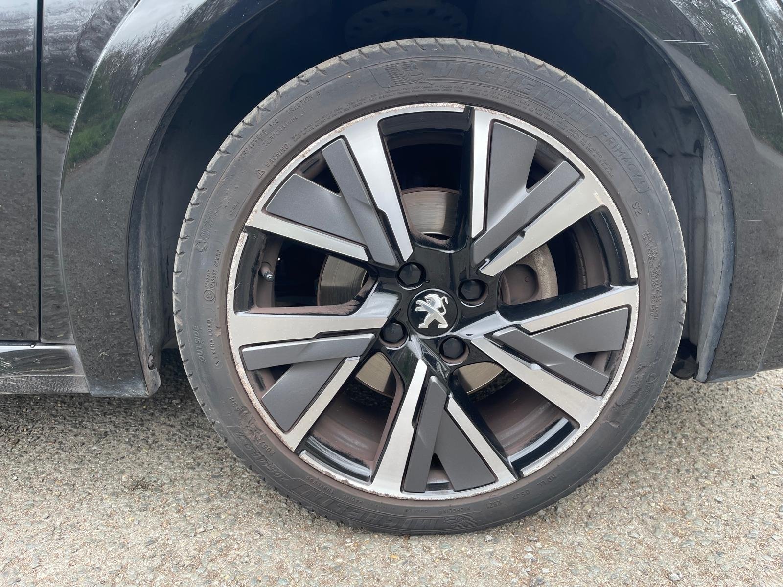 PEUGEOT 208 II 5 Portes 1.2 PureTech 12V EAT8 S&S 100 GT