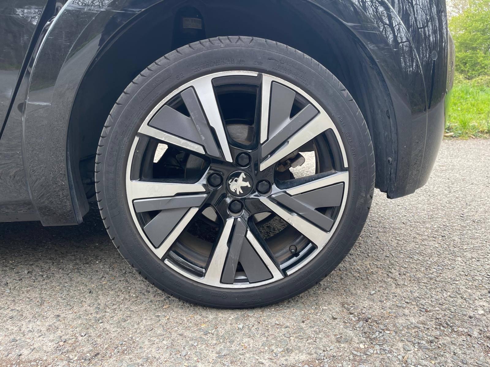 PEUGEOT 208 II 5 Portes 1.2 PureTech 12V EAT8 S&S 100 GT