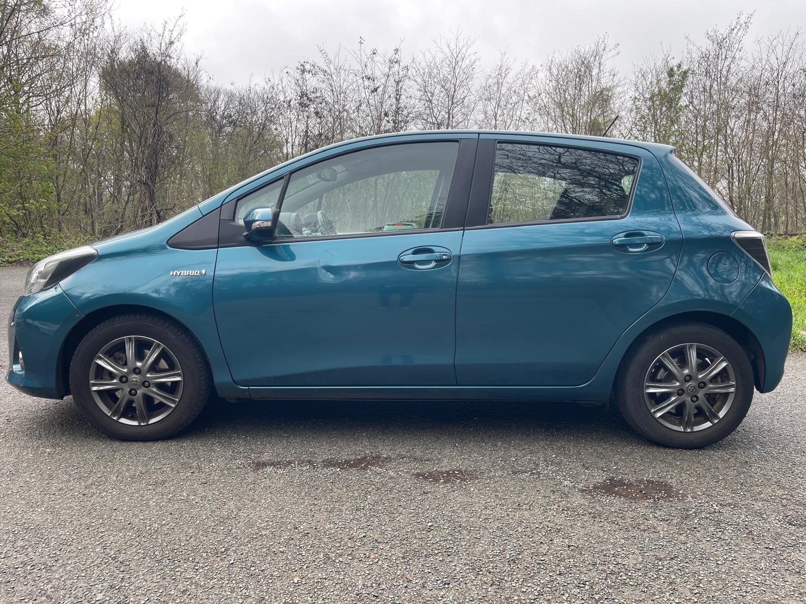 TOYOTA Yaris France 1.5 VVTi Hybrid 100h E-CVT 75