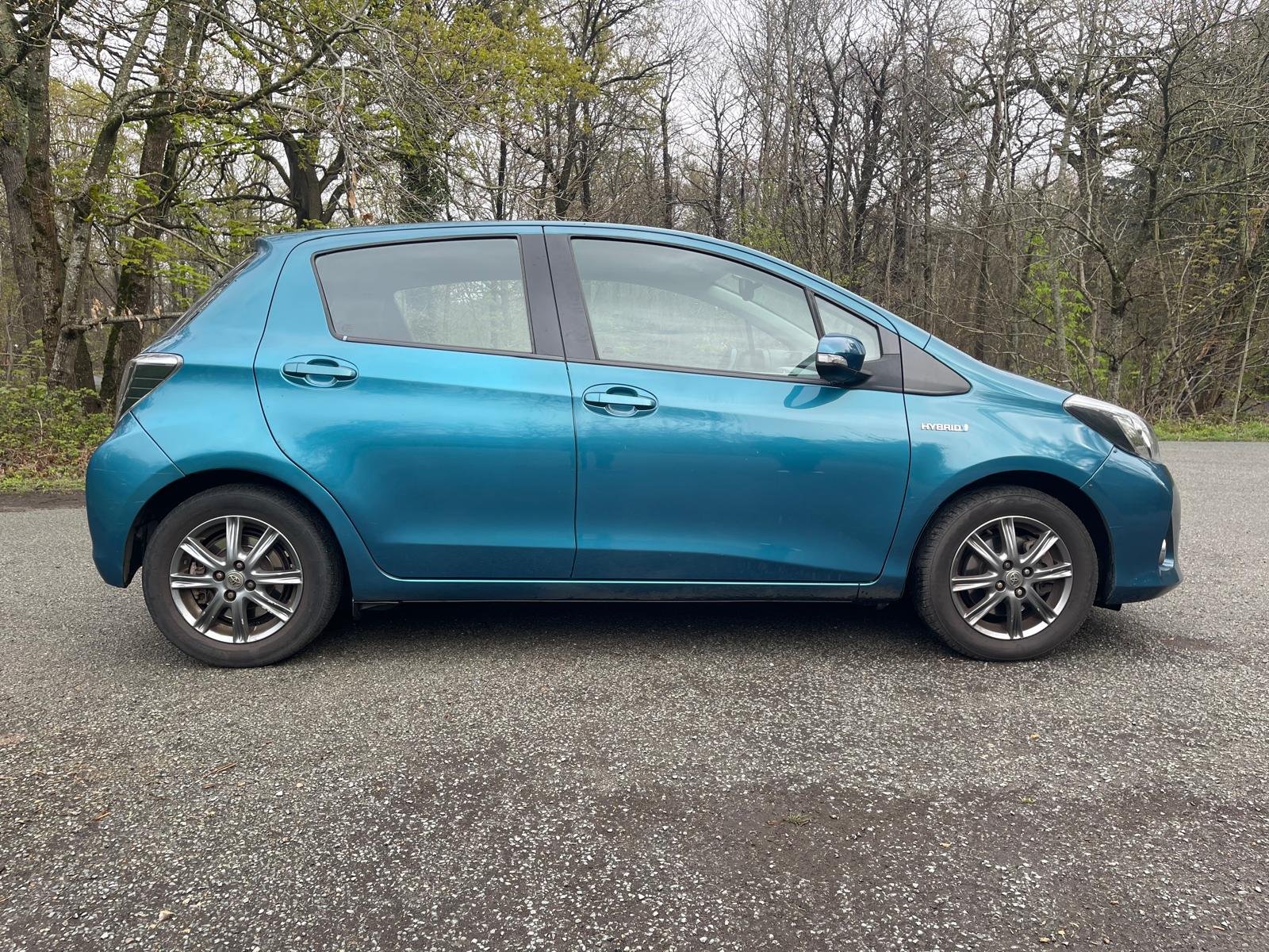 TOYOTA Yaris France 1.5 VVTi Hybrid 100h E-CVT 75