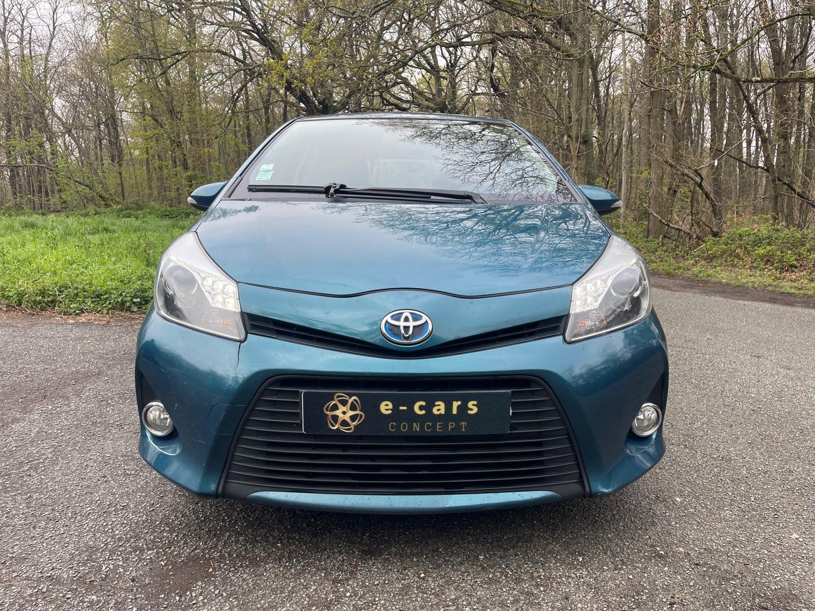 TOYOTA Yaris France 1.5 VVTi Hybrid 100h E-CVT 75