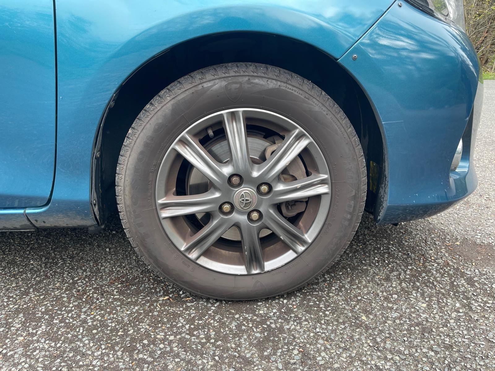 TOYOTA Yaris France 1.5 VVTi Hybrid 100h E-CVT 75