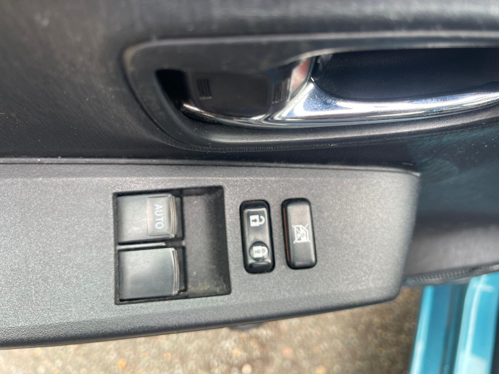 TOYOTA Yaris France 1.5 VVTi Hybrid 100h E-CVT 75