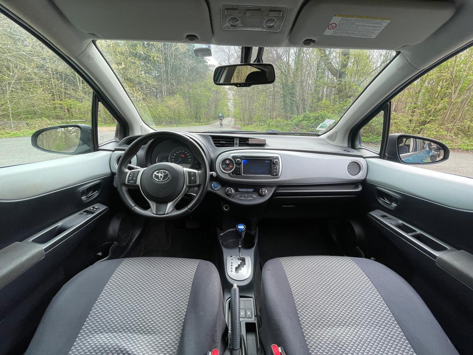 TOYOTA Yaris France 1.5 VVTi Hybrid 100h E-CVT 75