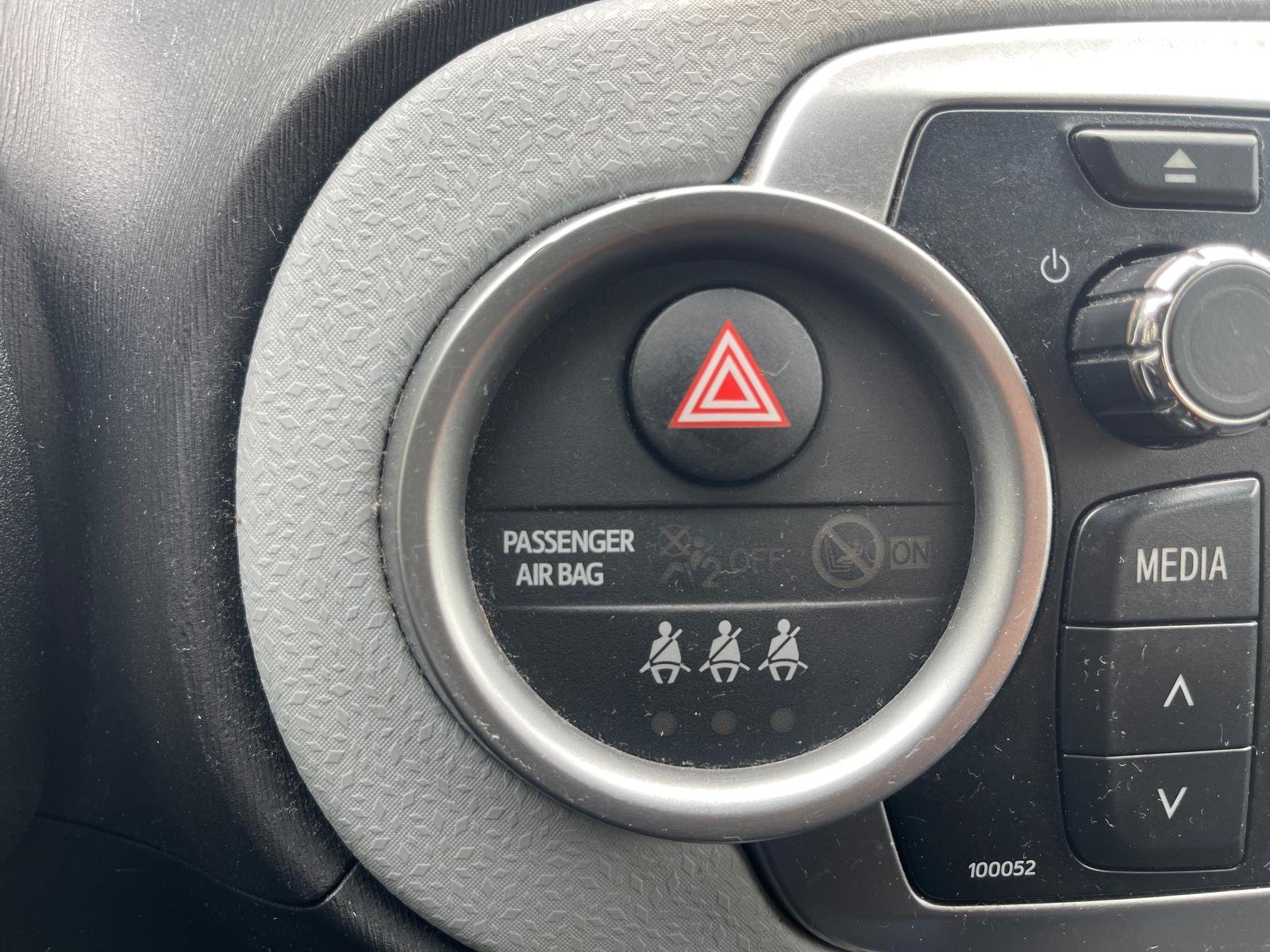 TOYOTA Yaris France 1.5 VVTi Hybrid 100h E-CVT 75