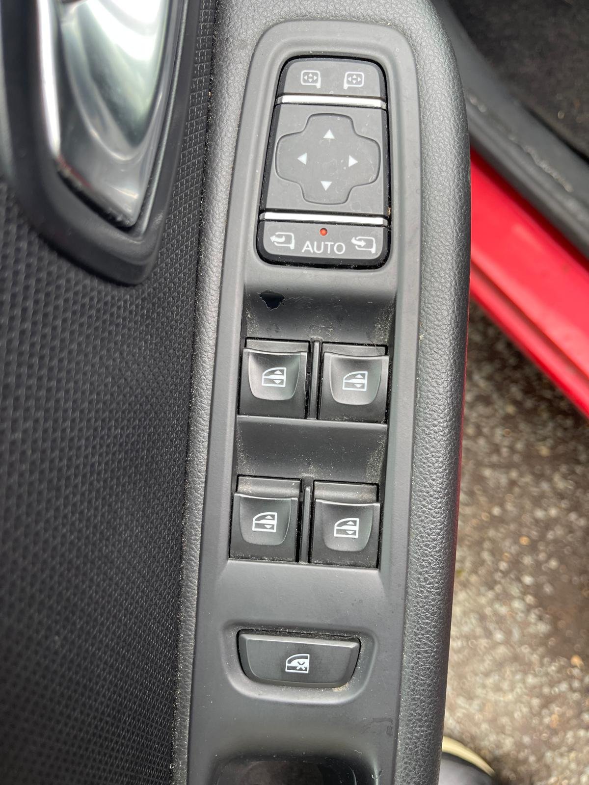 RENAULT Clio IV Phase 2 1.2 TCe 16V Energy EDC6 S&S 118 INTENS