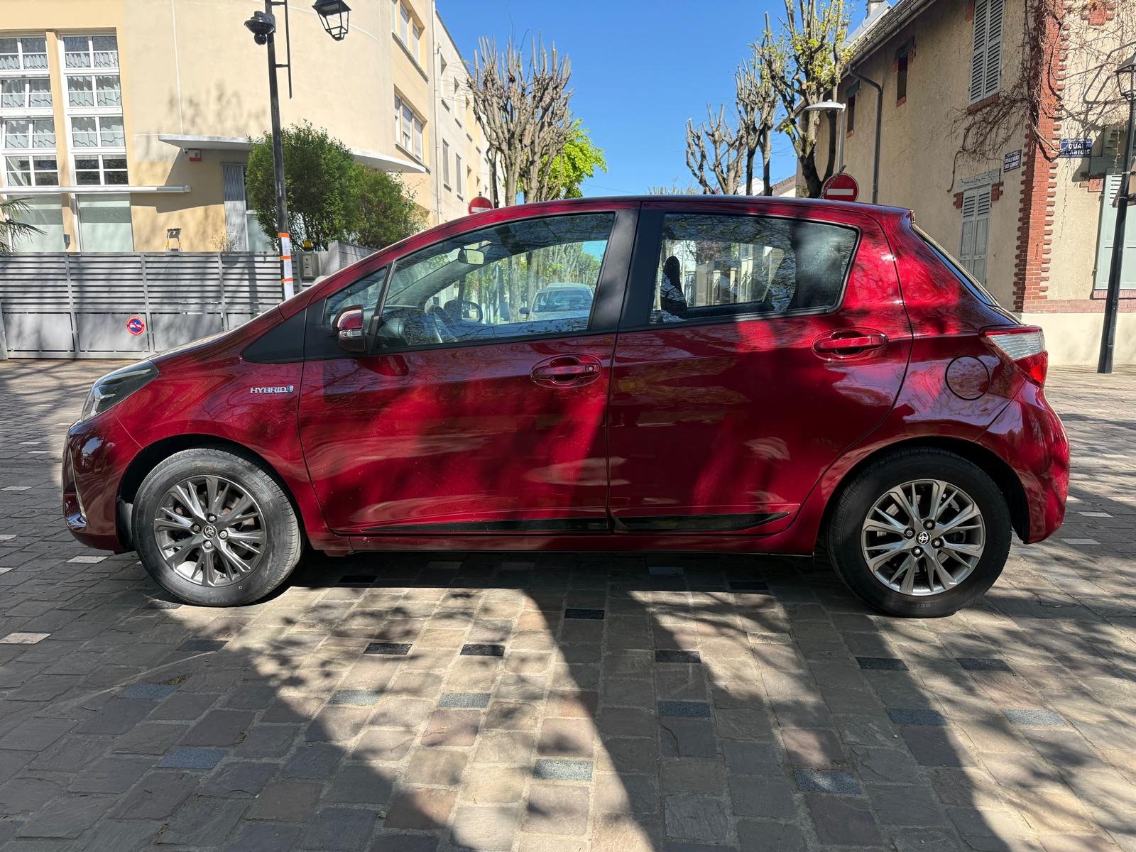 Toyota Yaris E-CVT 100H “Dynamic”