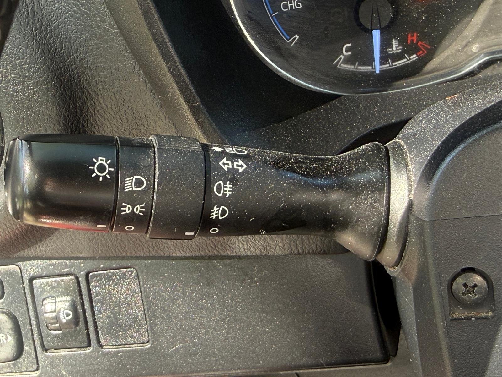 Toyota Yaris E-CVT 100H “Dynamic”