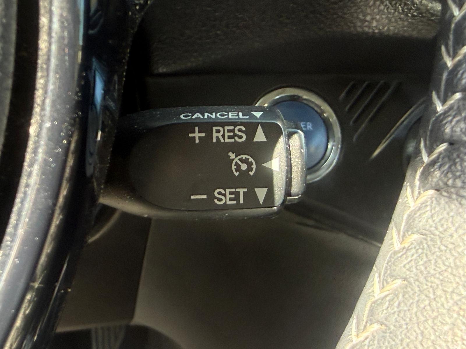 Toyota Yaris E-CVT 100H “Dynamic”