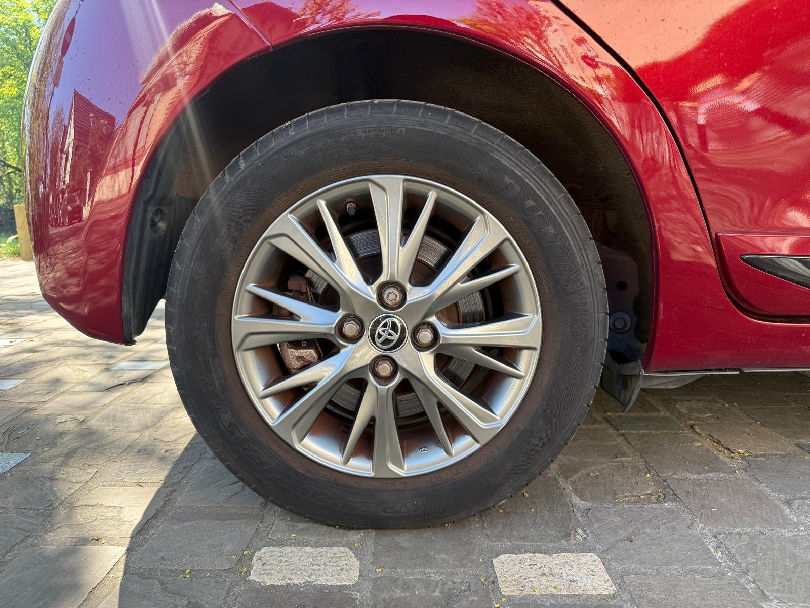 Toyota Yaris E-CVT 100H “Dynamic”