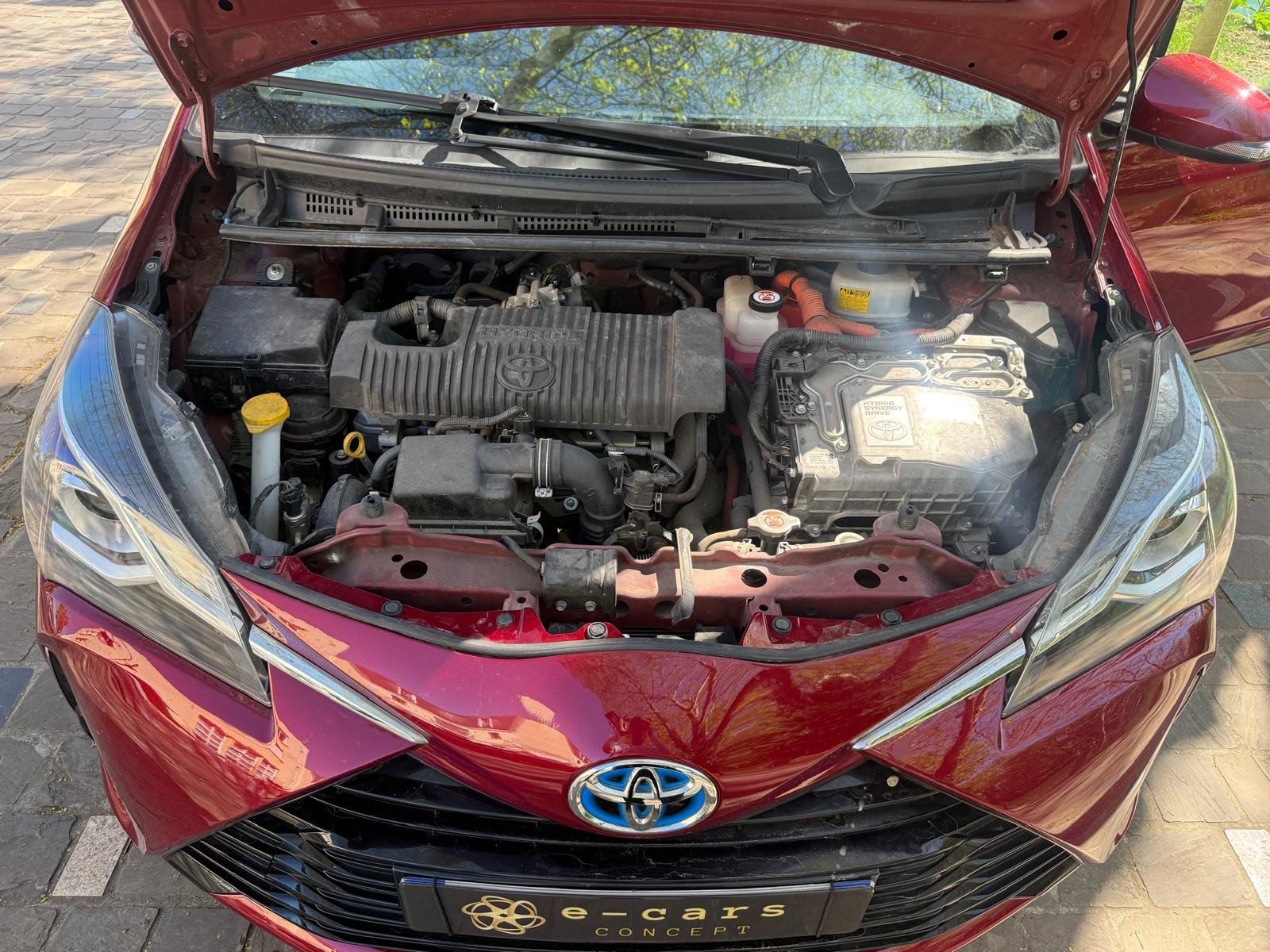 Toyota Yaris E-CVT 100H “Dynamic”