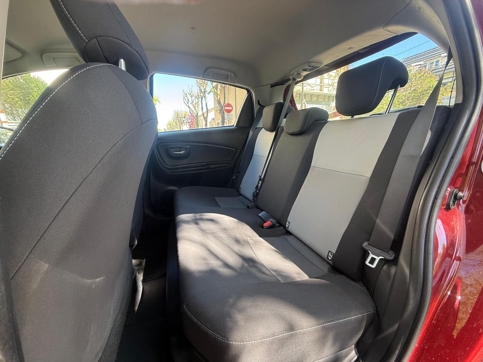 Toyota Yaris E-CVT 100H “Dynamic”