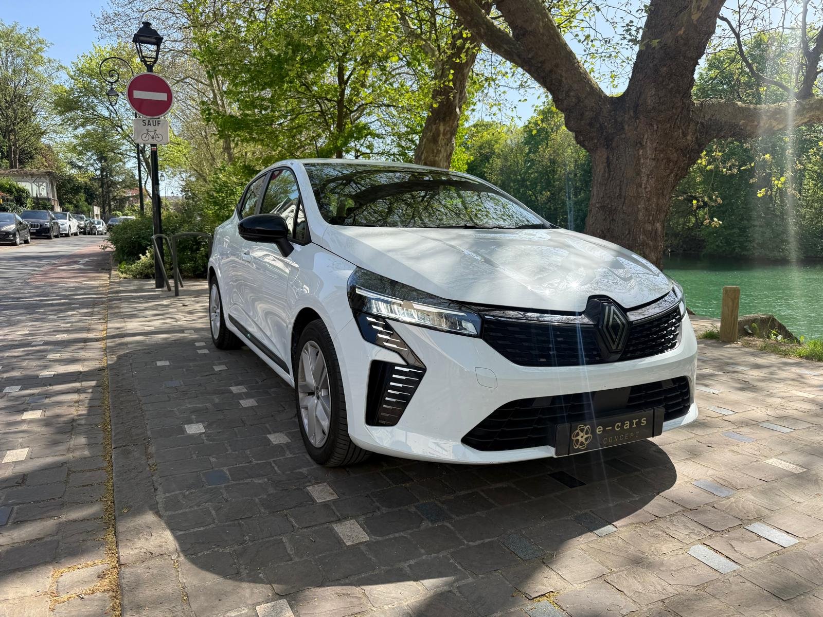 RENAULT Clio V (5) E-TECH 1.6 145Ch Hybrid “EQUILIBRE”