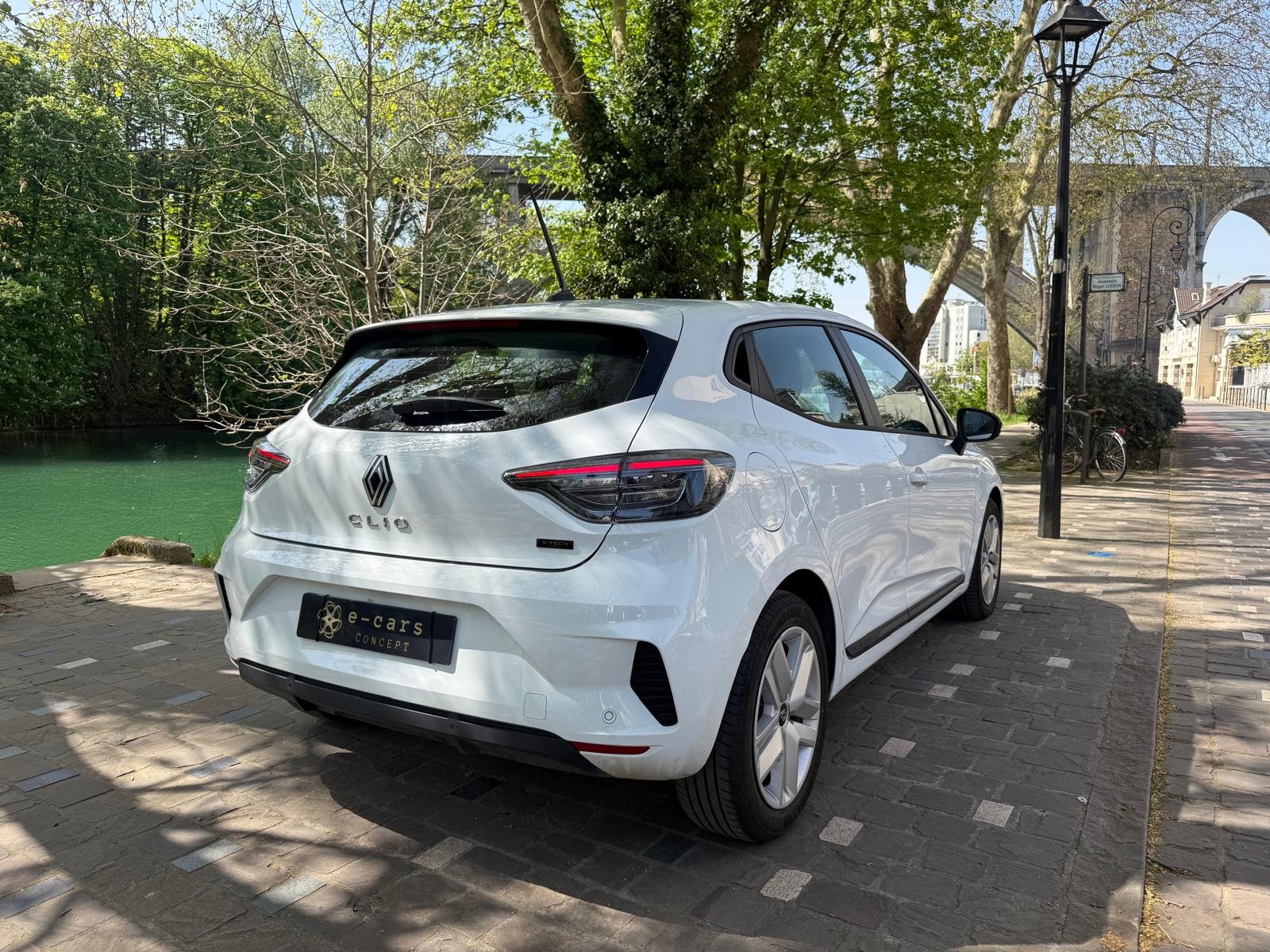 RENAULT Clio V (5) E-TECH 1.6 145Ch Hybrid “EQUILIBRE”