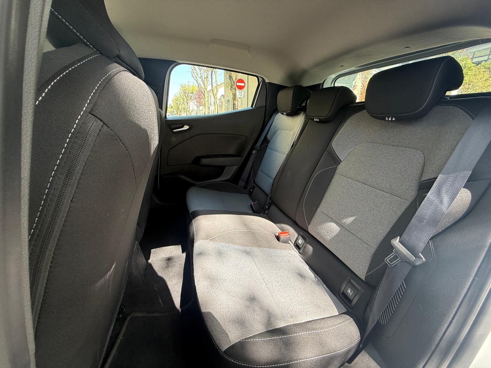 RENAULT Clio V (5) E-TECH 1.6 145Ch Hybrid “EQUILIBRE”