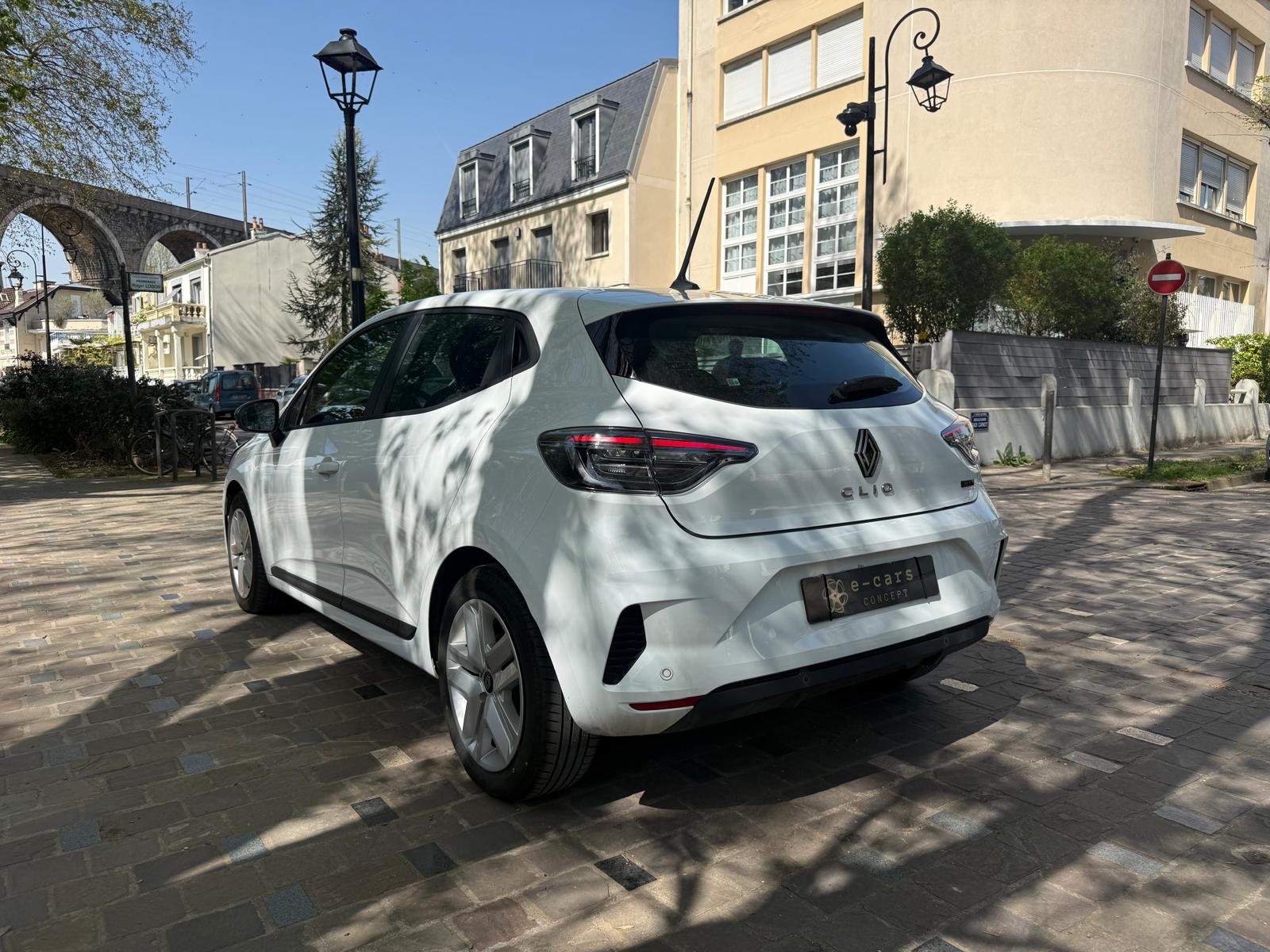 RENAULT Clio V (5) E-TECH 1.6 145Ch Hybrid “EQUILIBRE”