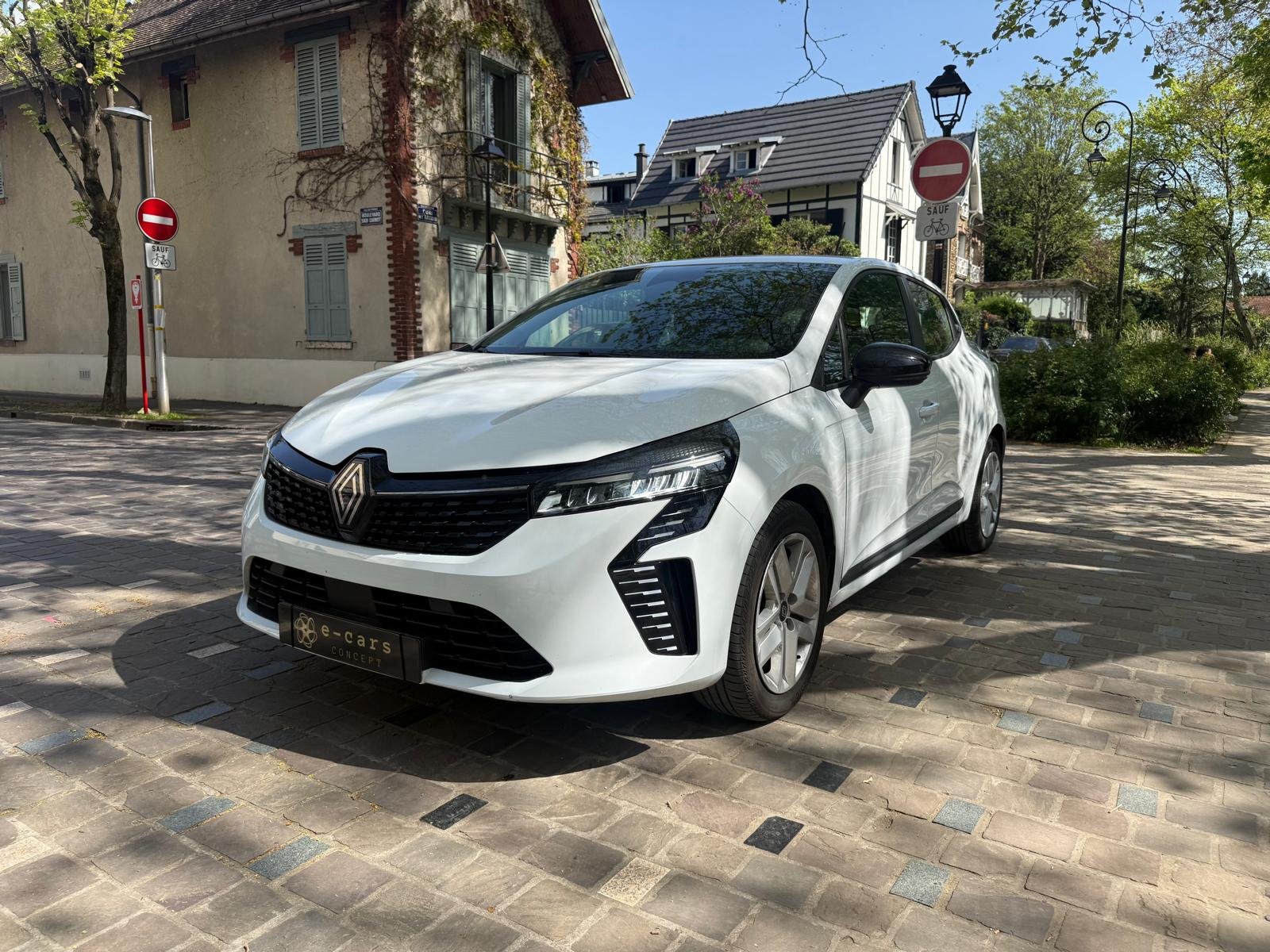 RENAULT Clio V (5) E-TECH 1.6 145Ch Hybrid “EQUILIBRE”