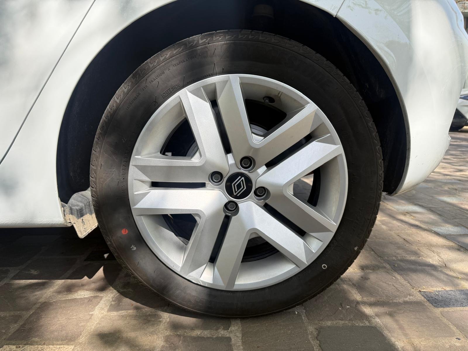 RENAULT Clio V (5) E-TECH 1.6 145Ch Hybrid “EQUILIBRE”