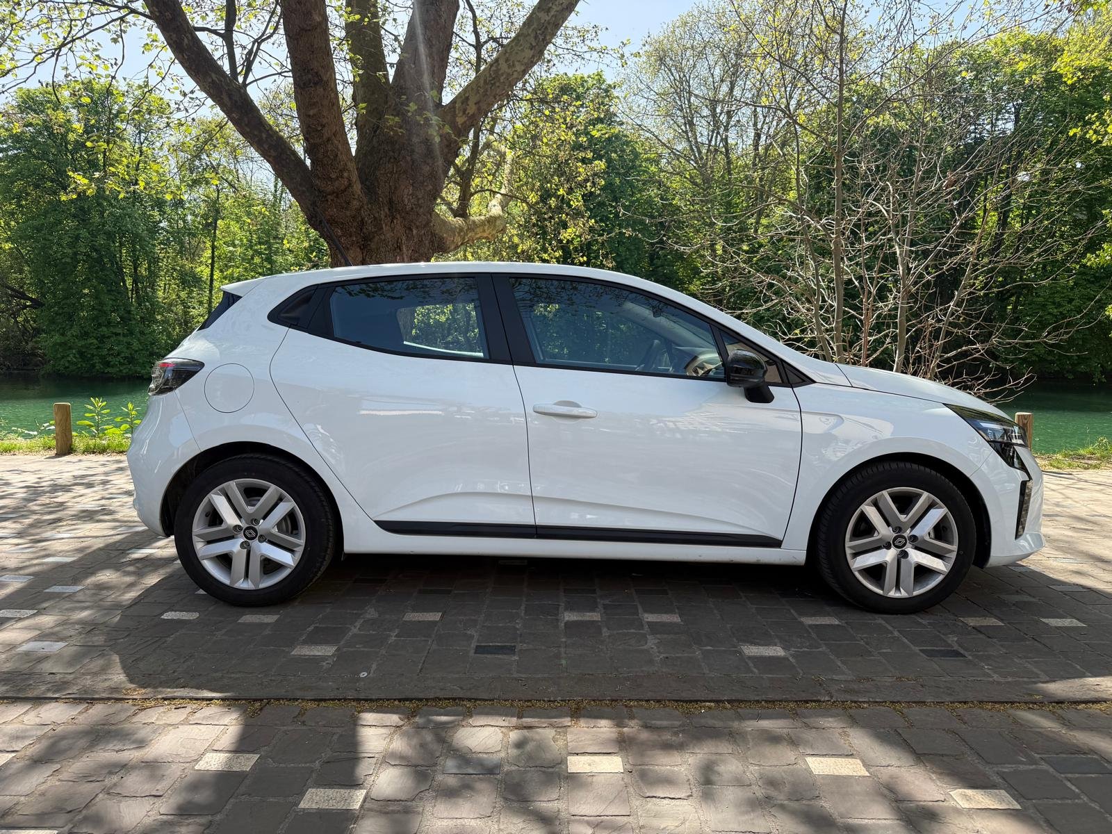 RENAULT Clio V (5) E-TECH 1.6 145Ch Hybrid “EQUILIBRE”