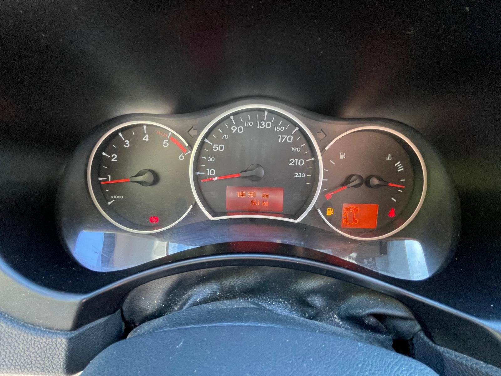 RENAULT Koleos I (X45) 2.0 dCi 4×4 173 PRIVILEGE