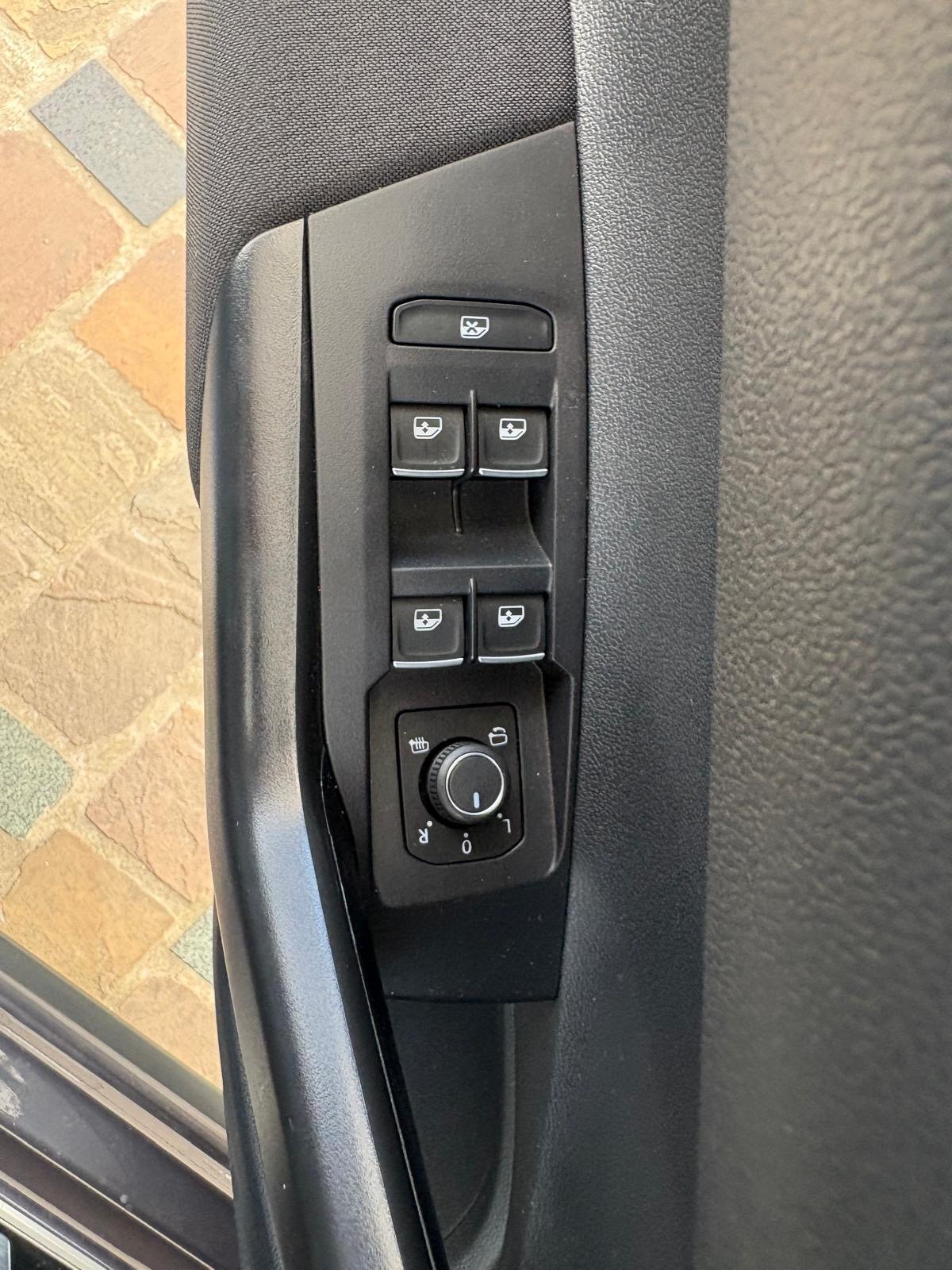 VOLKSWAGEN Polo VI “R-Line” 1.0 TSI 110ch