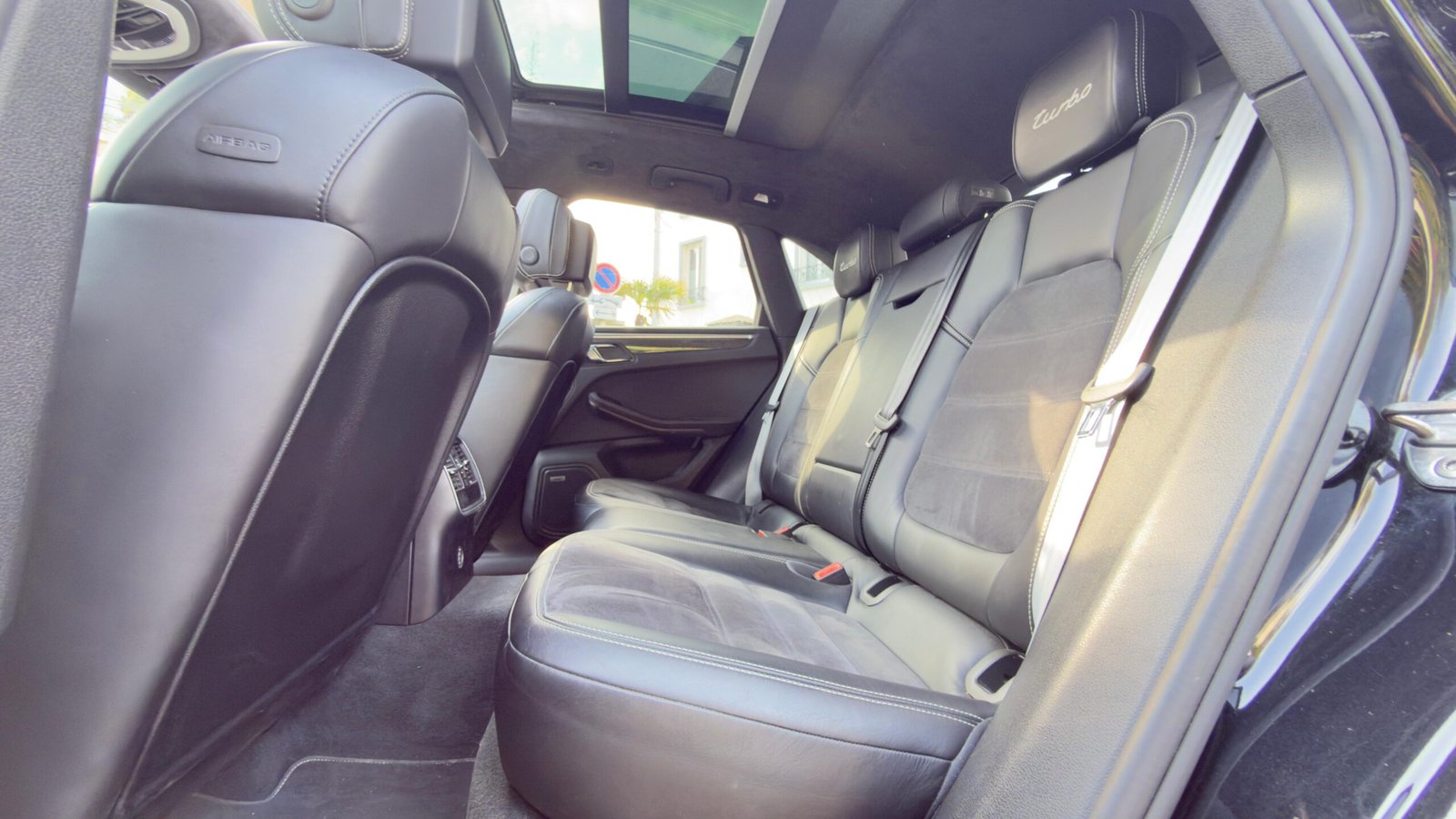 Porsche Macan turbo pack performance 442 cv