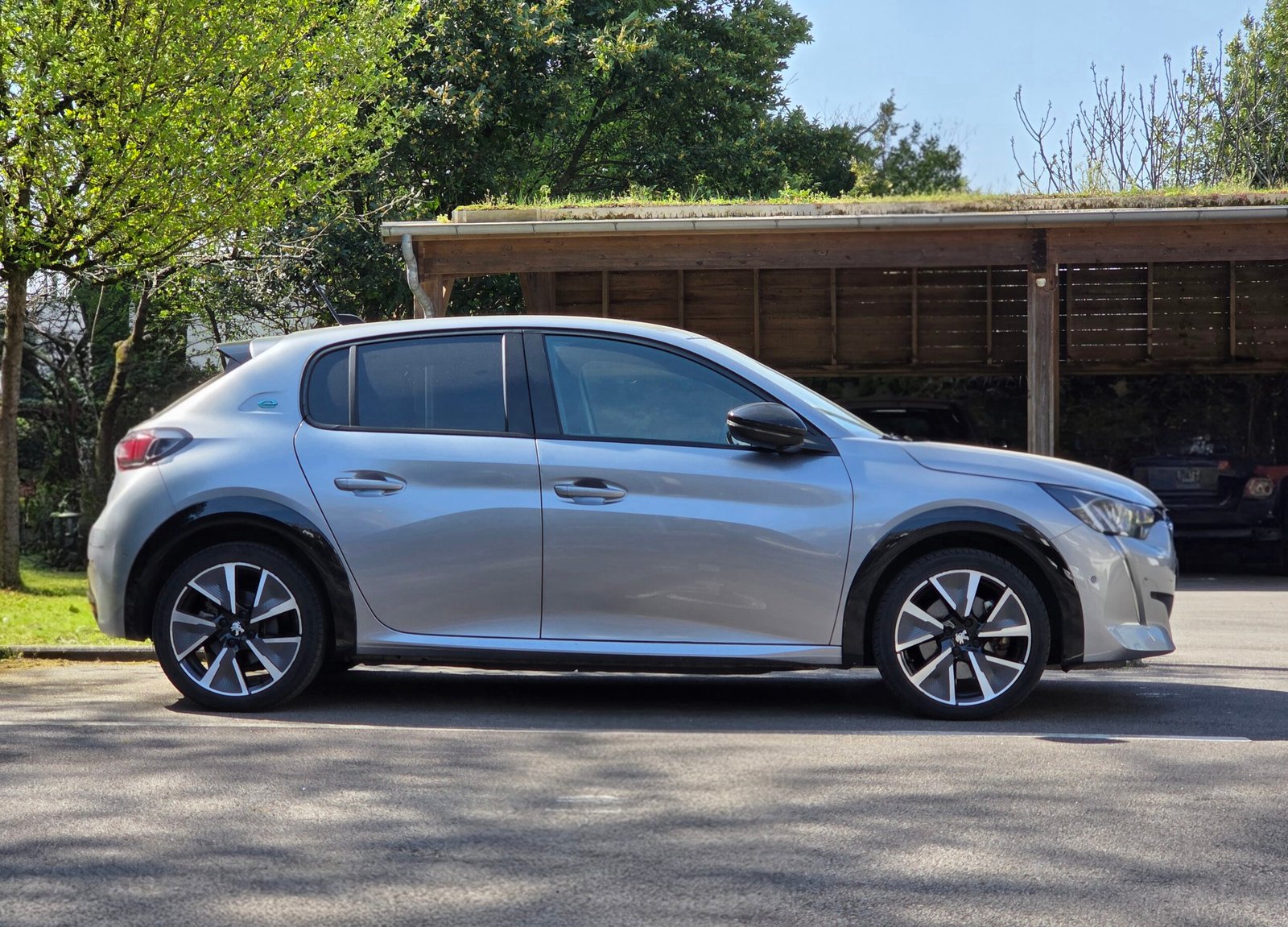 PEUGEOT e-208 – 136ch Batterie 50 kWh Finition GT