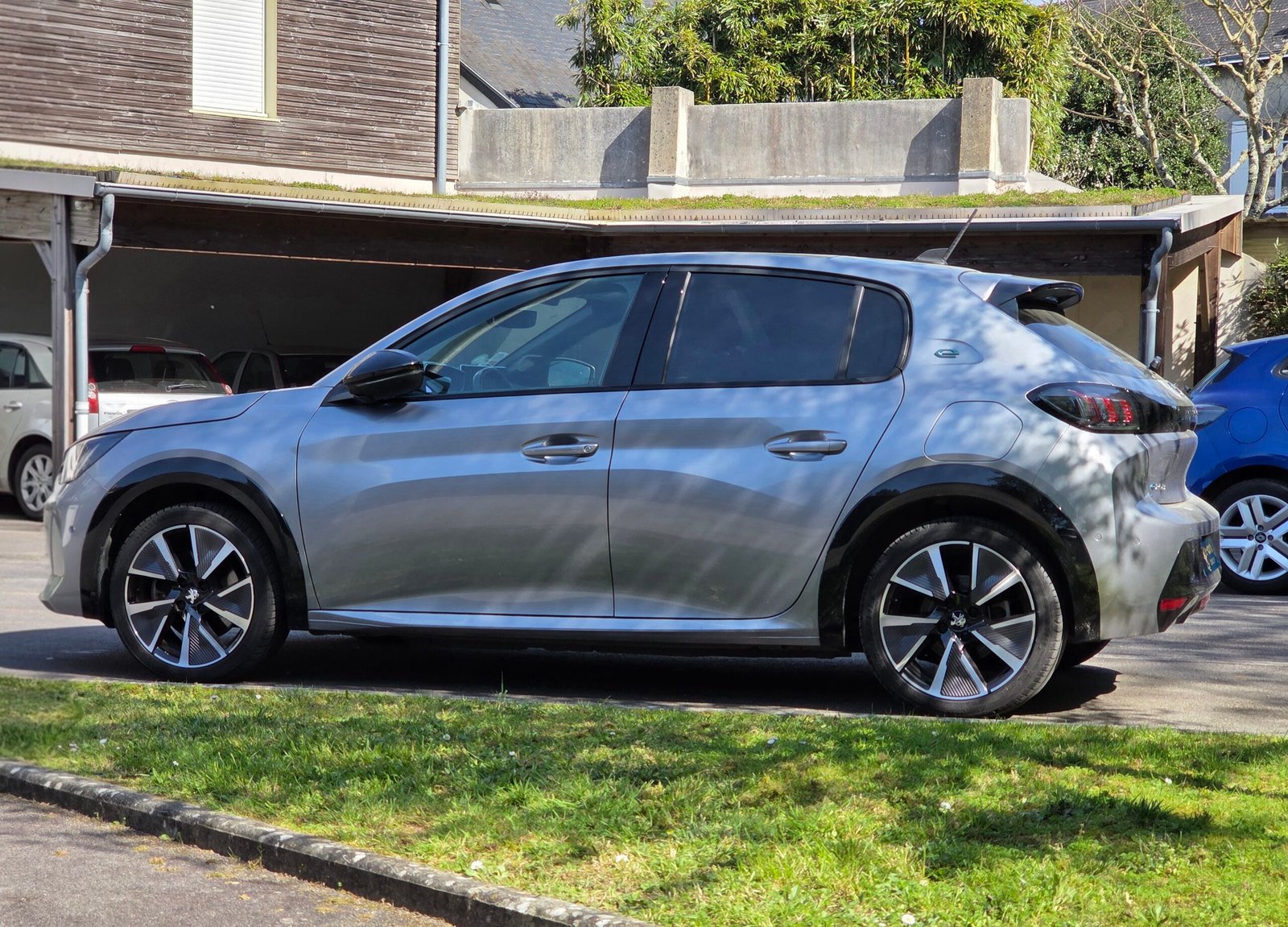 PEUGEOT e-208 – 136ch Batterie 50 kWh Finition GT