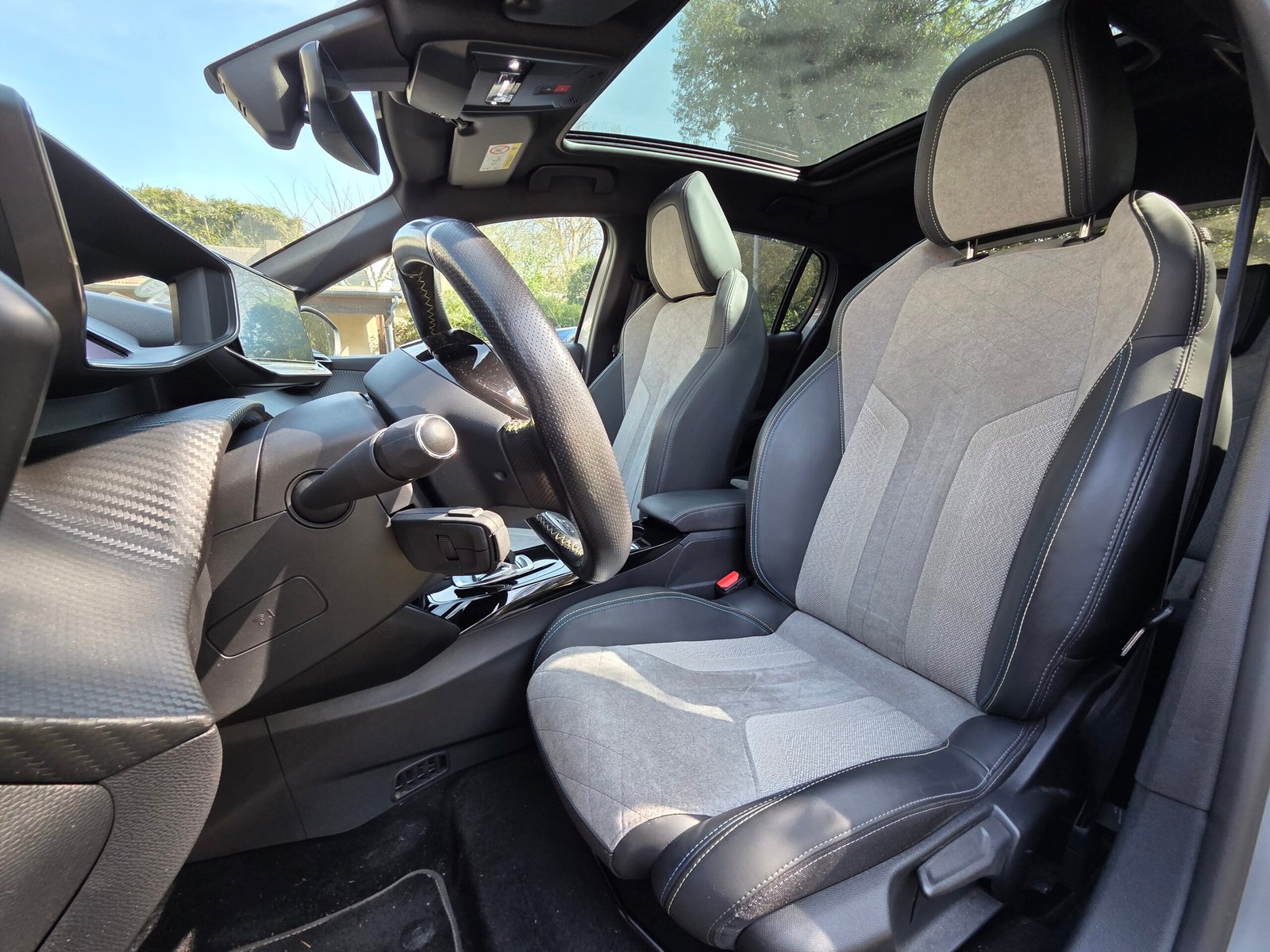 PEUGEOT e-208 – 136ch Batterie 50 kWh Finition GT