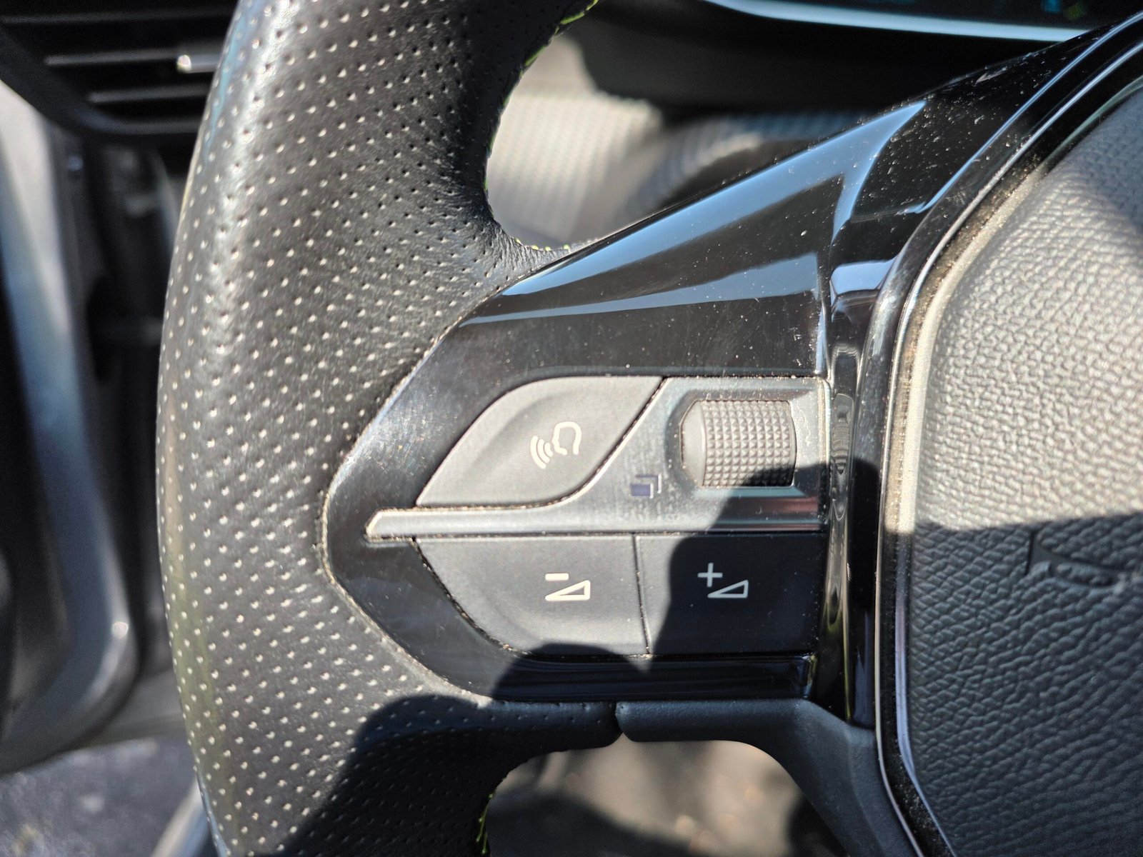 PEUGEOT e-208 – 136ch Batterie 50 kWh Finition GT