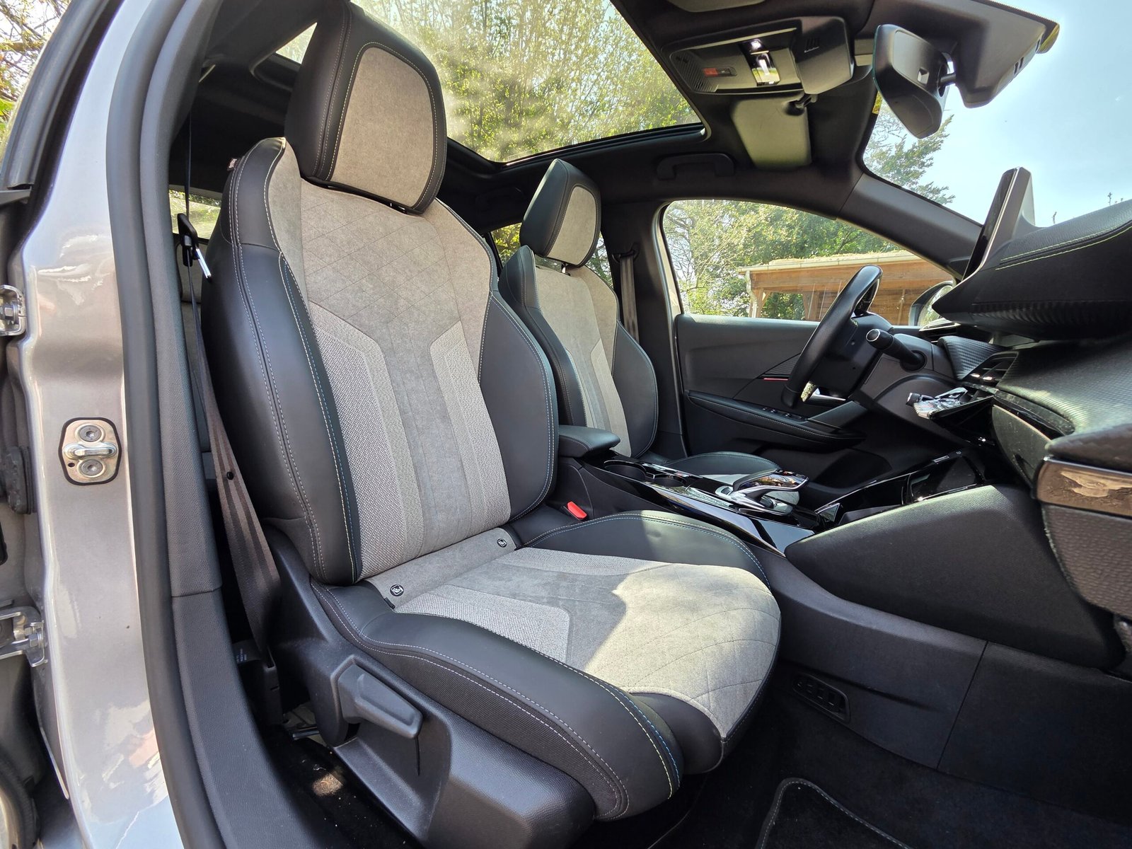 PEUGEOT e-208 – 136ch Batterie 50 kWh Finition GT