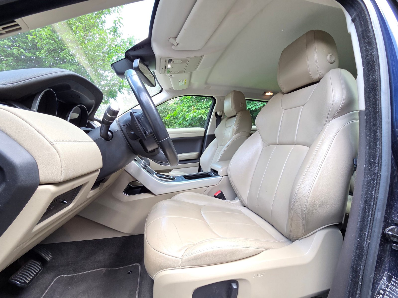LAND ROVER RANGE ROVER EVOQUE SE – 2.0 TD4 150ch BVA9