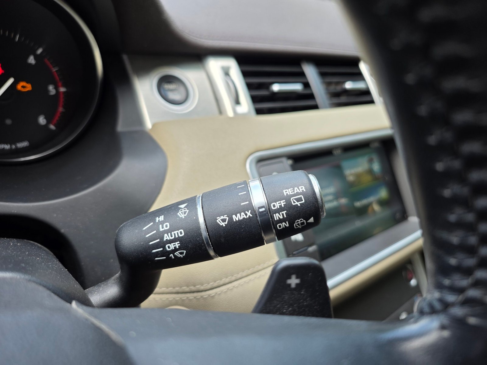 LAND ROVER RANGE ROVER EVOQUE SE – 2.0 TD4 150ch BVA9