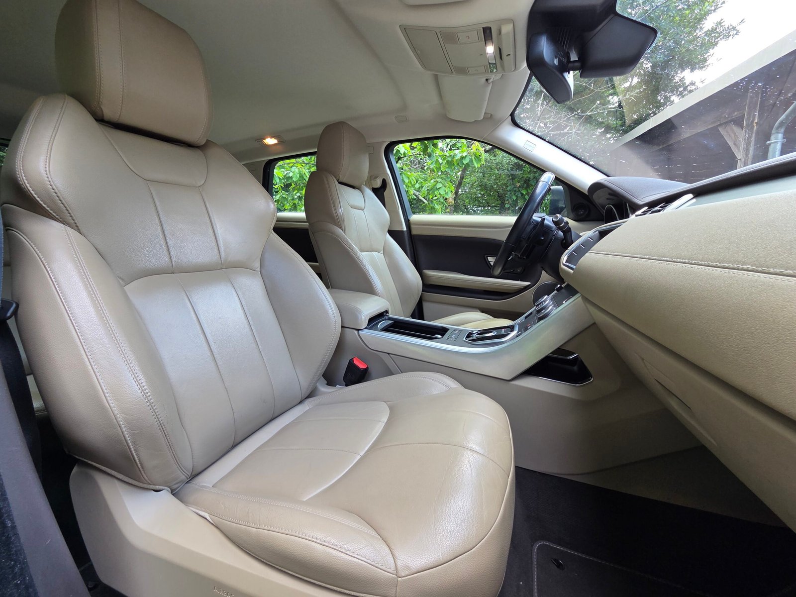 LAND ROVER RANGE ROVER EVOQUE SE – 2.0 TD4 150ch BVA9