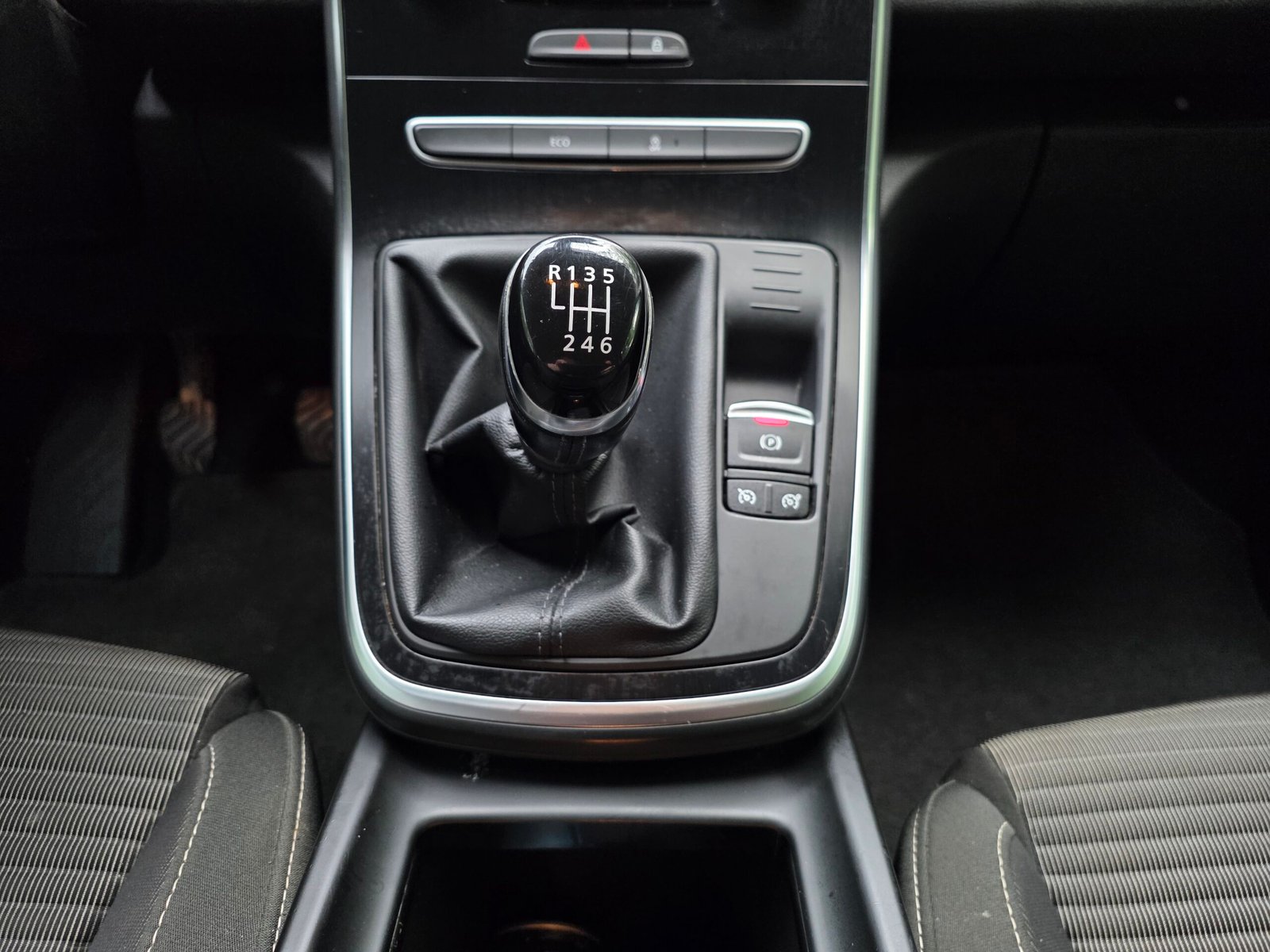 RENAULT SCENIC 4 BUSINESS – 1.3 TCe 140ch BVM6