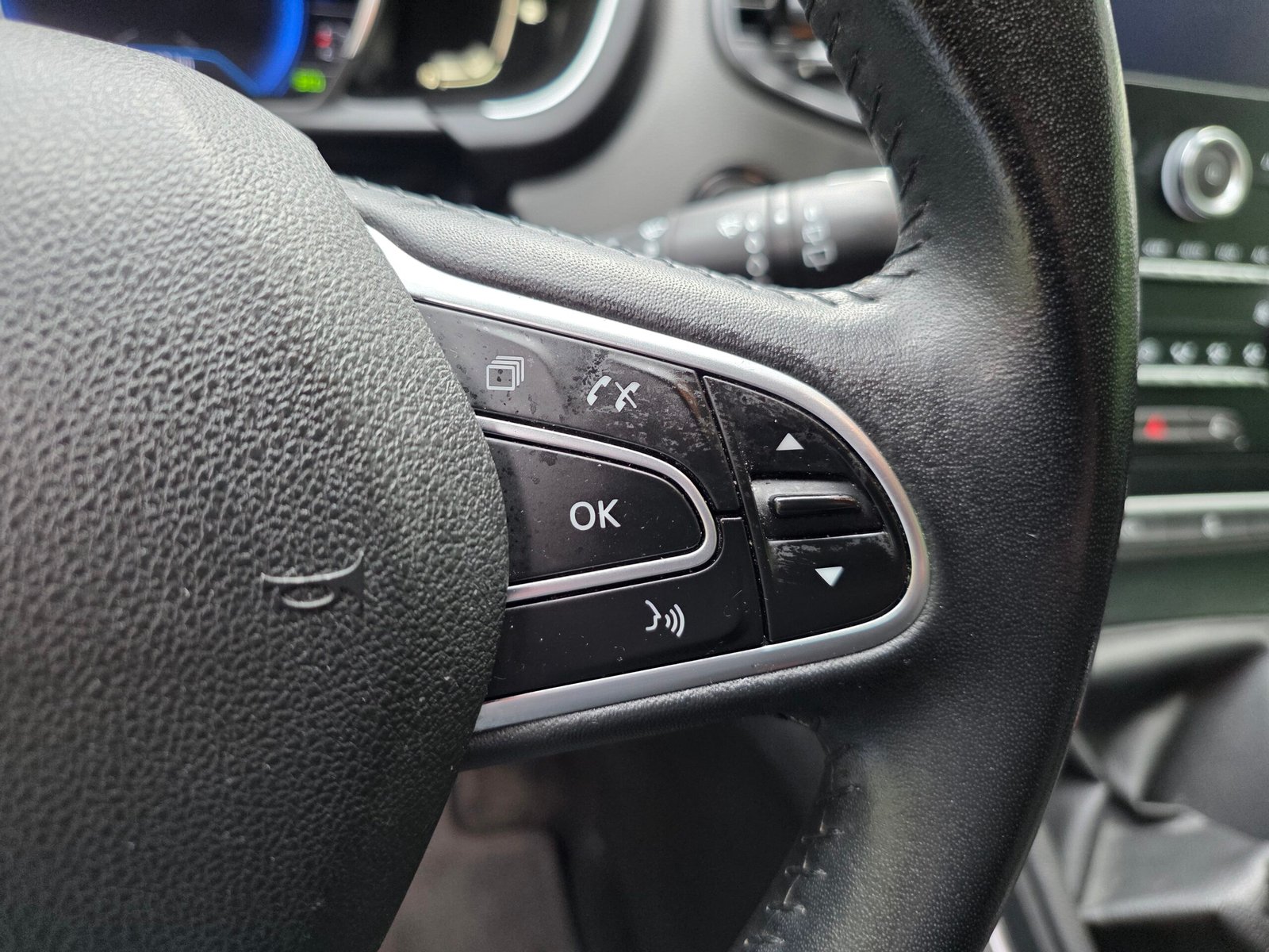 RENAULT SCENIC 4 BUSINESS – 1.3 TCe 140ch BVM6