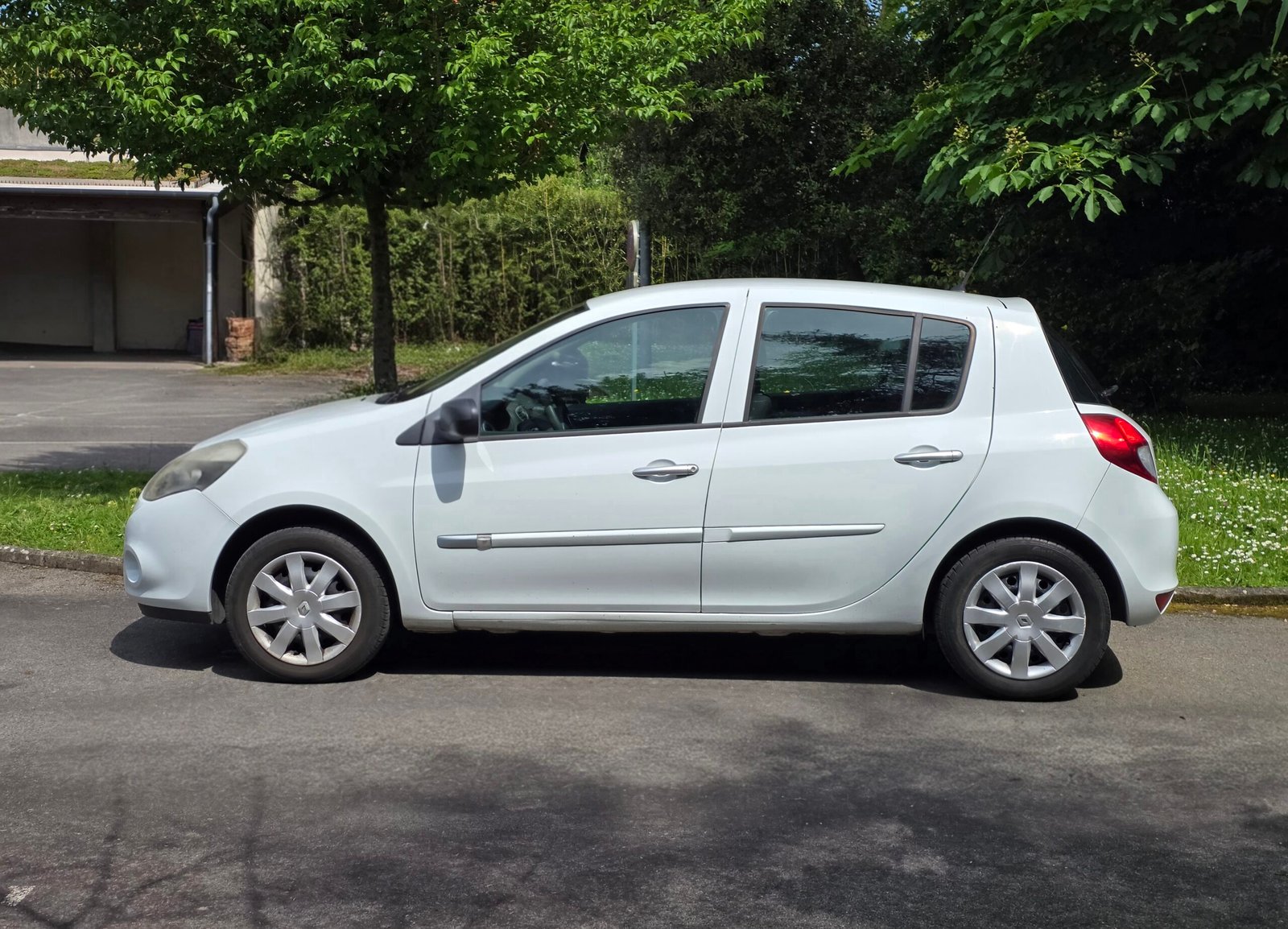 RENAULT CLIO III COLLECTION – 1.2 16v 75ch BVM5