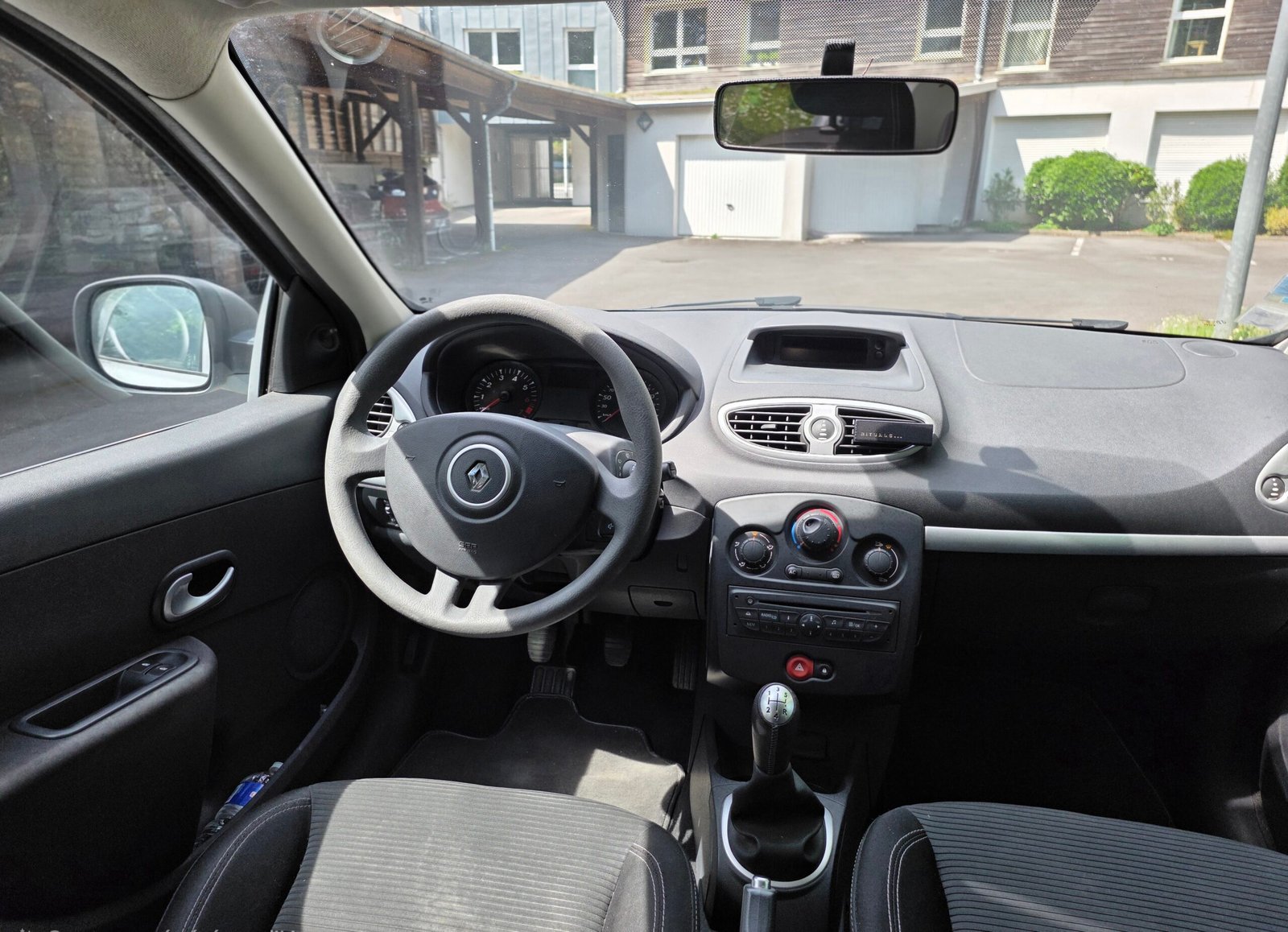 RENAULT CLIO III COLLECTION – 1.2 16v 75ch BVM5