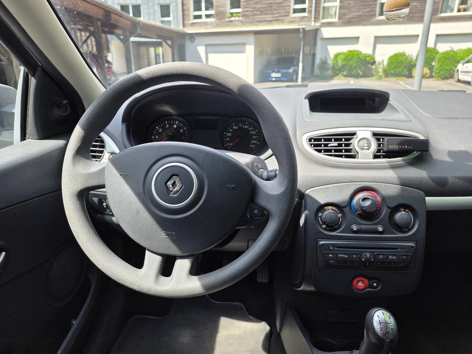 RENAULT CLIO III COLLECTION – 1.2 16v 75ch BVM5
